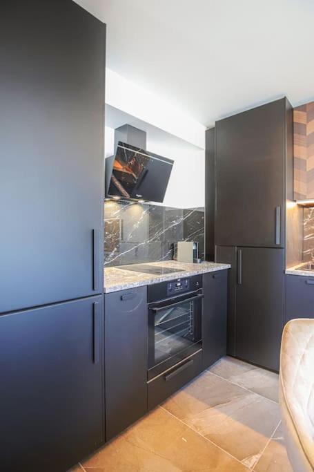 20% Discount! 2 Bedroom Vitosha View Sofia