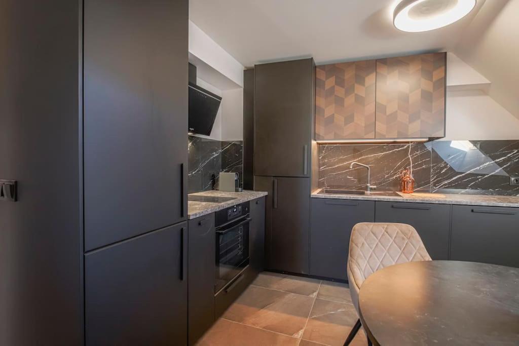 20% Discount! 2 Bedroom Vitosha View Apartment *