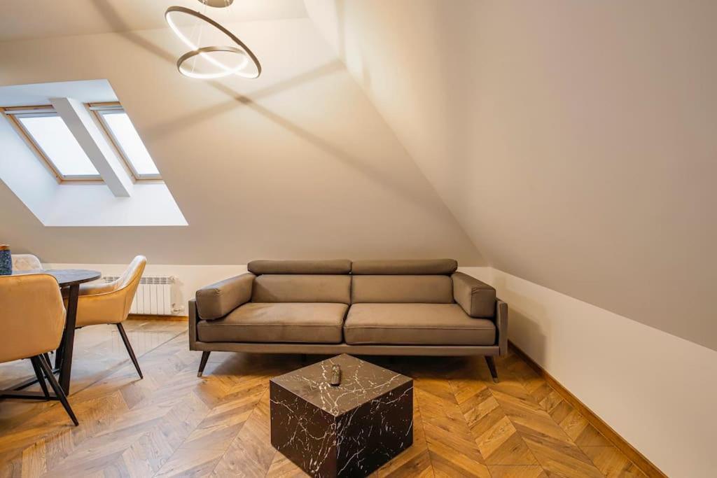 Apartment 20% Discount! 2 Bedroom Vitosha View Sofia