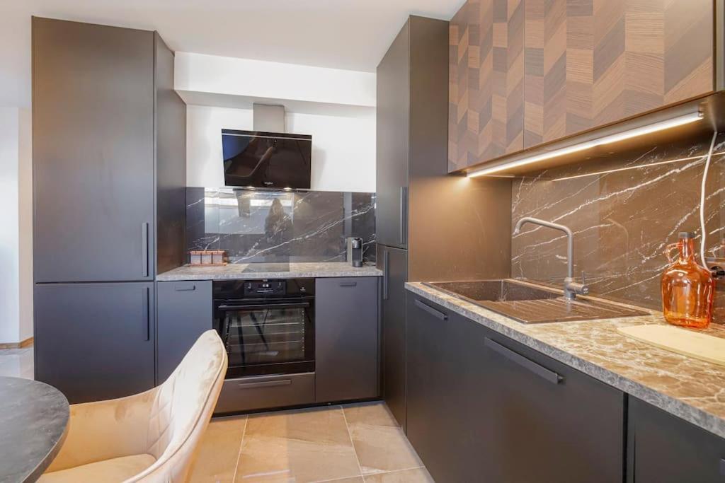 Apartment 20% Discount! 2 Bedroom Vitosha View